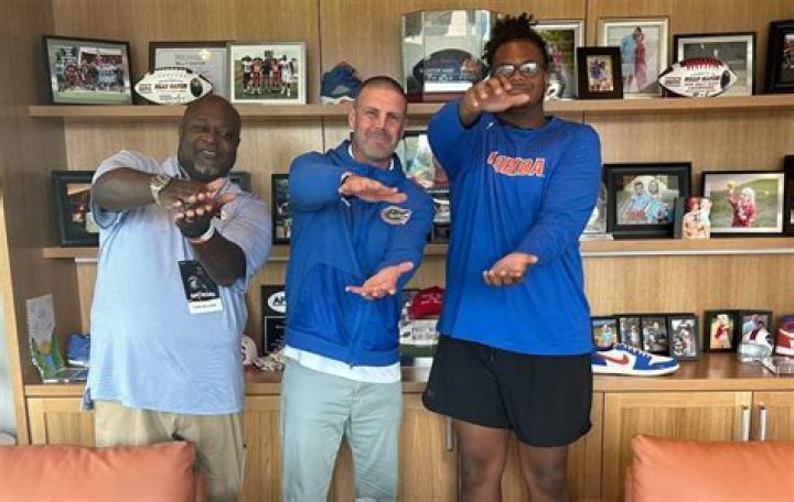 Mike Williams Biography, Age, Height, Wife, Net Worth, Family