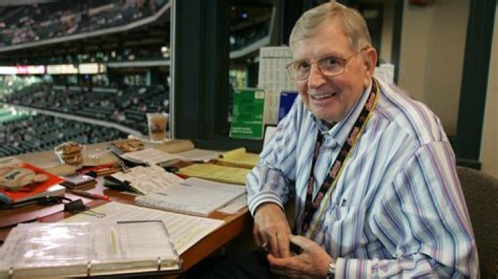 Milo Hamilton Biography, Age, Height, Wife, Net Worth, Family