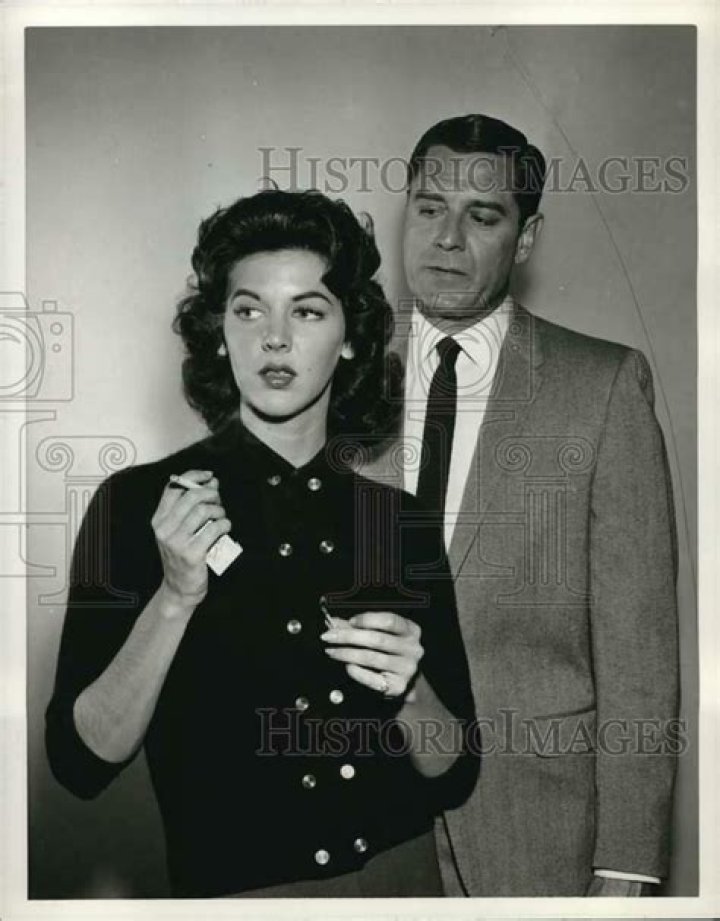 Mina Vaughn Biography, Age, Height, Husband, Net Worth, Family