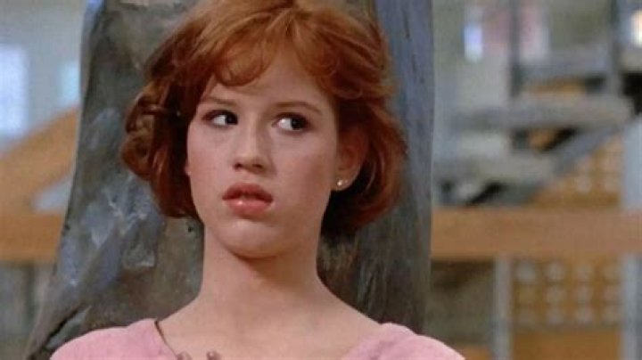 Molly Ringwald Biography, Age, Height, Husband, Net Worth, Family