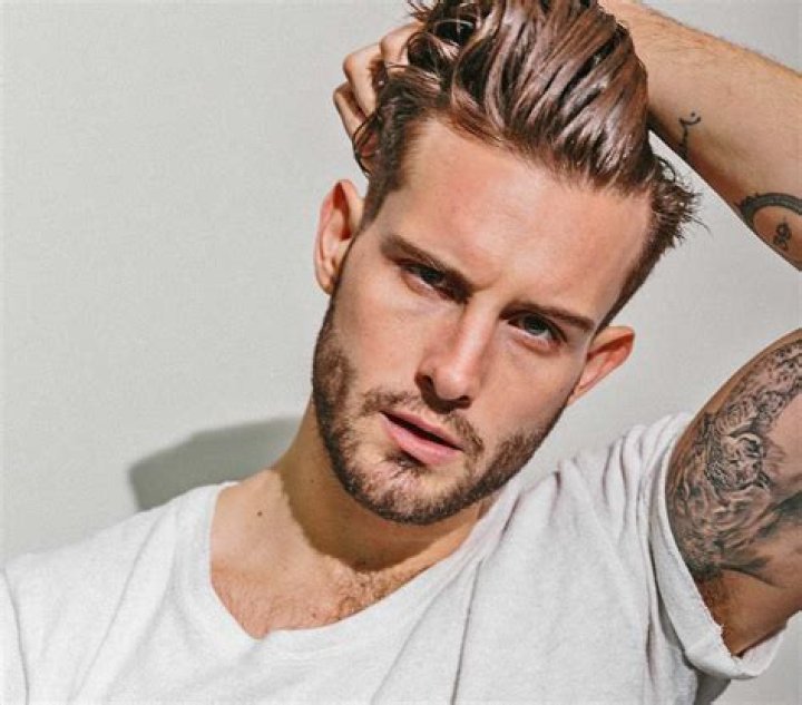Nico Tortorella biografía, edad, altura, esposo, net worth, familia