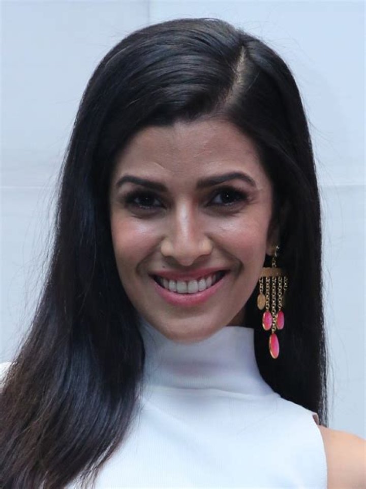 Nimrat Kaur Biography, Age, Height, Husband, Net Worth, Family