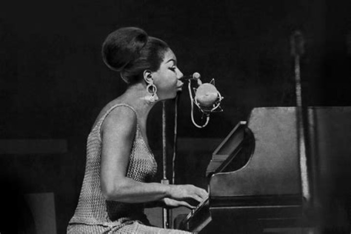 Nina Simone Biography, Age, Height, Husband, Net Worth, Family