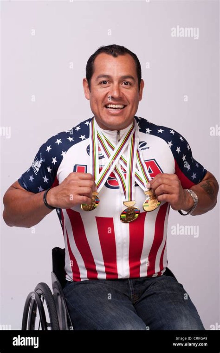 Oz Sanchez Biography, Age, Height, Wife, Net Worth, Family