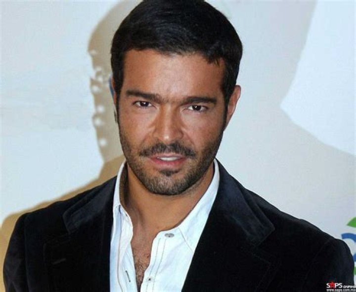 Pablo Montero biografía, edad, altura, esposo, net worth, familia