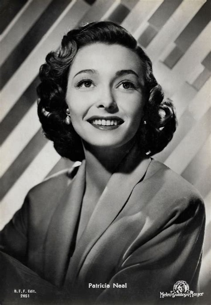 Patricia Neal Biography, Age, Height, Husband, Net Worth, Family