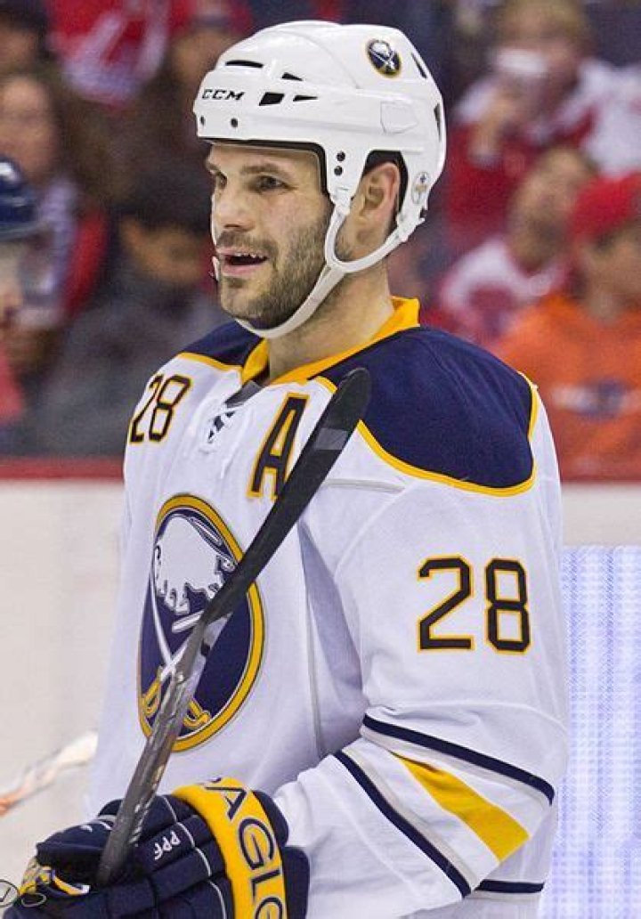 Paul Gaustad Biography, Age, Height, Wife, Net Worth, Family