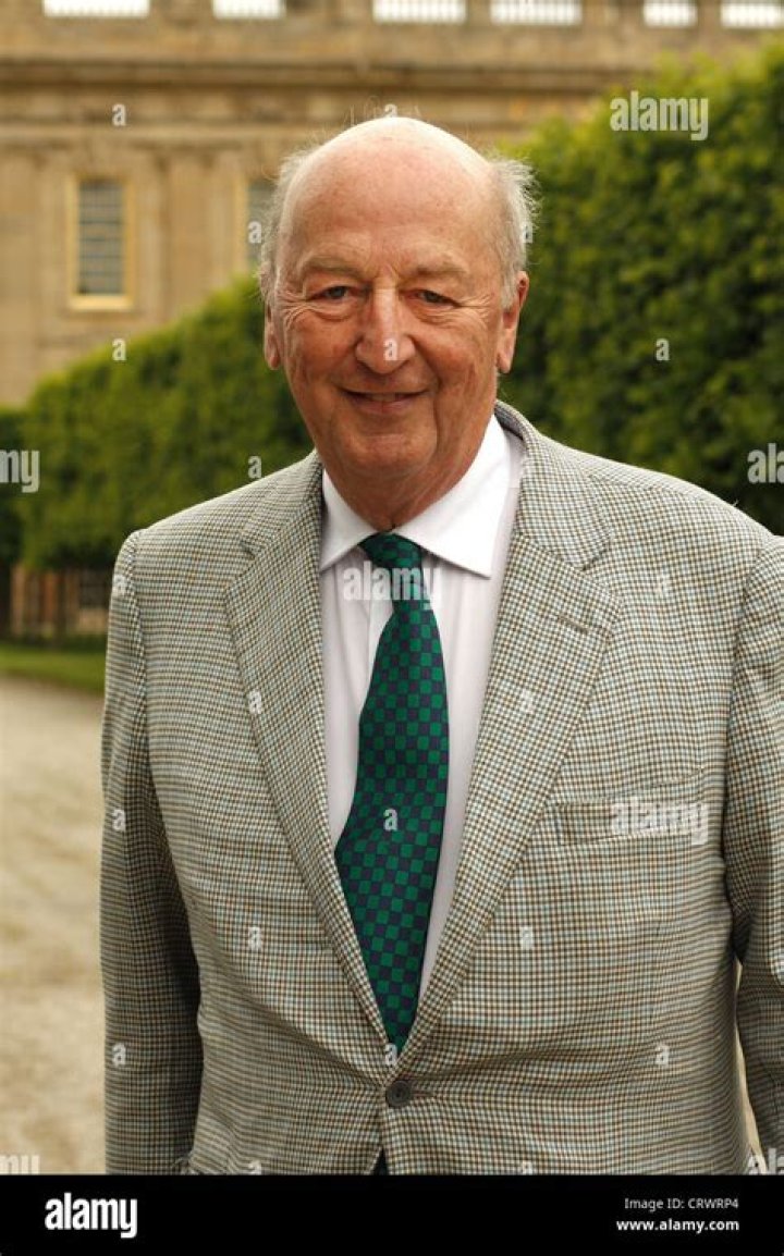 Peregrine Cavendish, 12th Duke of Devonshire Biography, Age, Height, Wife, Net Worth and Family