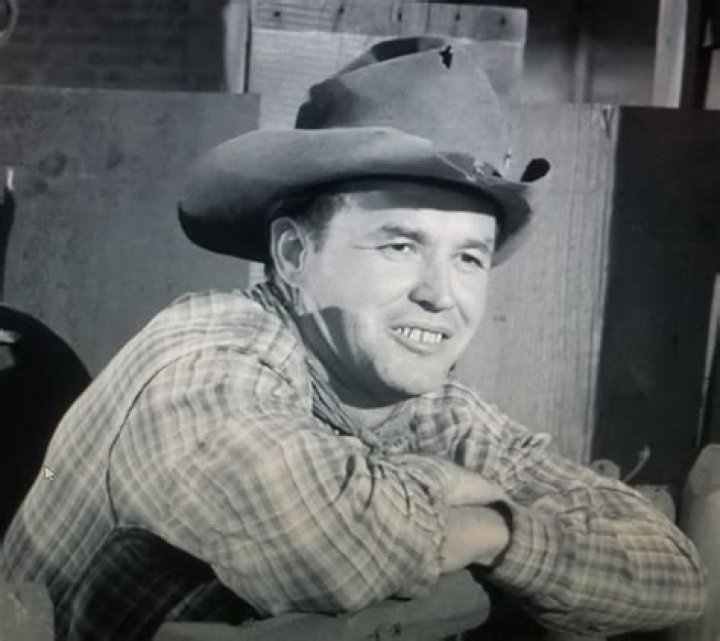 Pete Dunn Biography, Age, Height, Wife, Net Worth, Family