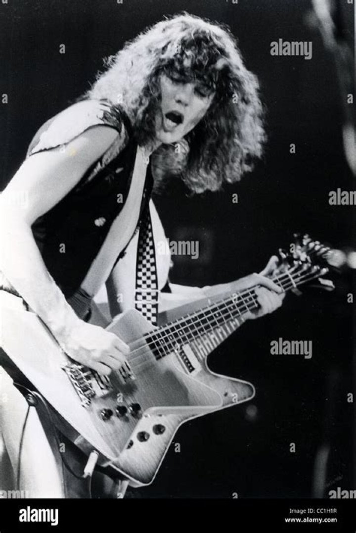 Pete Willis Biography, Age, Height, Wife, Net Worth, Family