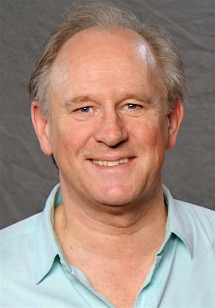 Peter Davison biografía, edad, altura, esposo, net worth, familia