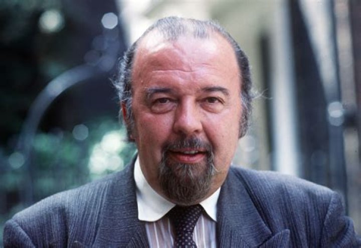 Peter Hall Biography, Age, Height, Wife, Net Worth, Family