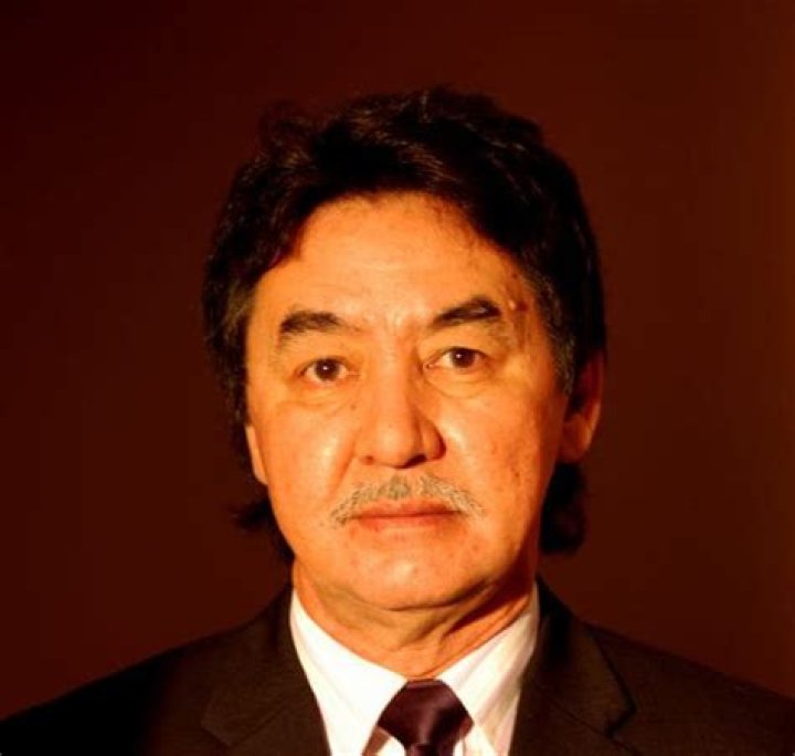 Peter Ittinuar Biography, Age, Height, Wife, Net Worth, Family