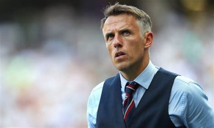 Phil Neville Biography, Age, Height, Wife, Net Worth, Family