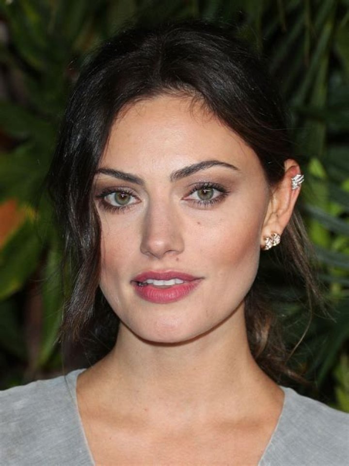 Phoebe Tonkin Biography, Age, Height, Husband, Net Worth, Family