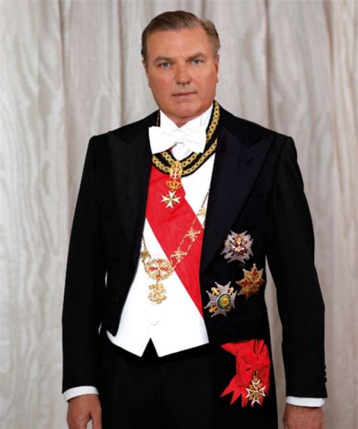 Prince Carlo, Duke of Castro Biography, Age, Height, Wife, Net Worth, Family