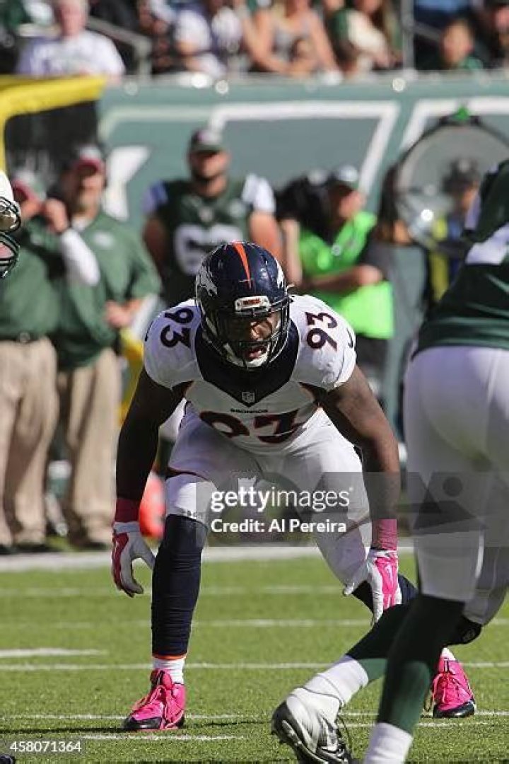 Quanterus Smith Biography, Age, Height, Wife, Net Worth, Family