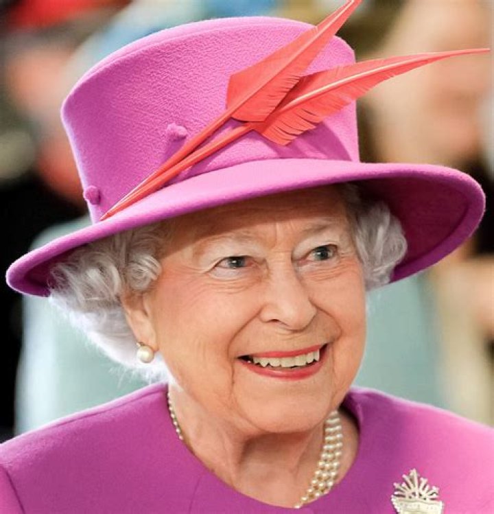 Queen Elizabeth II Biography, Age, Height, Husband, Net Worth, Family