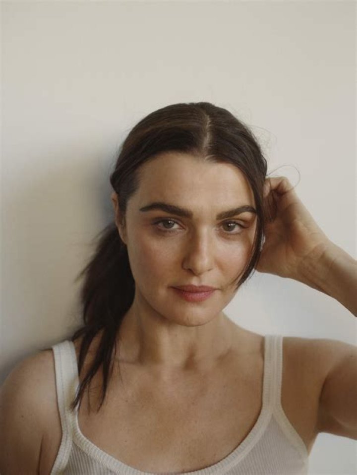 Rachel Weisz Biography, Age, Height, Husband, Net Worth, Family