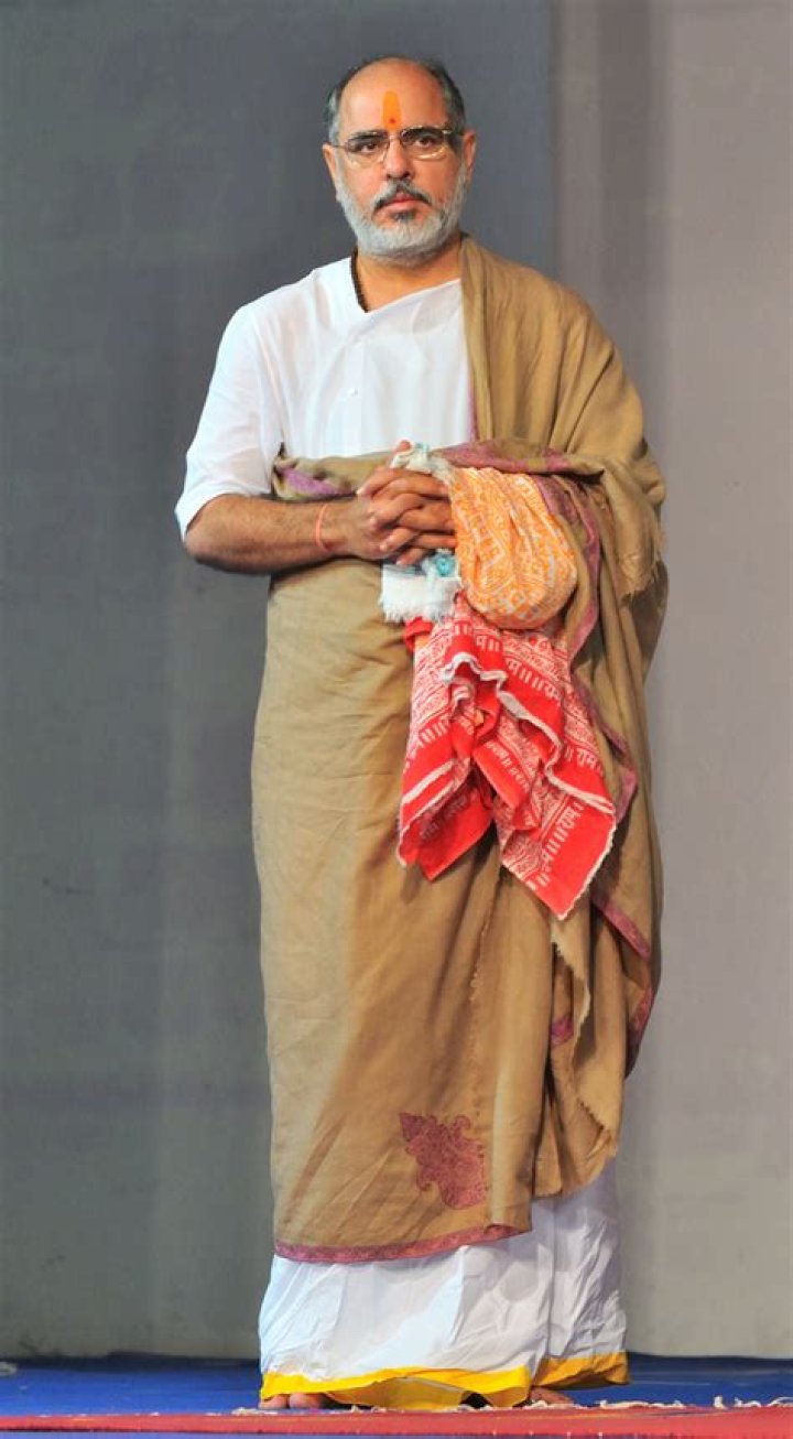 Ramesh Oza Biography, Age, Height, Wife, Net Worth, Family