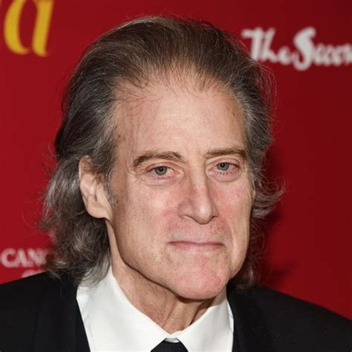 Richard Lewis Biography, Age, Height, Wife, Net Worth, Family