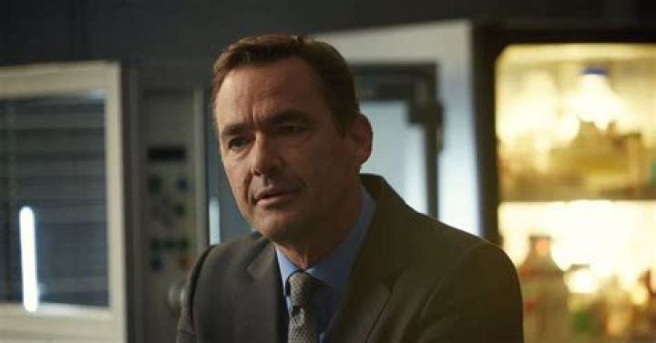 Richard Lintern Biography, Age, Height, Wife, Net Worth, Family