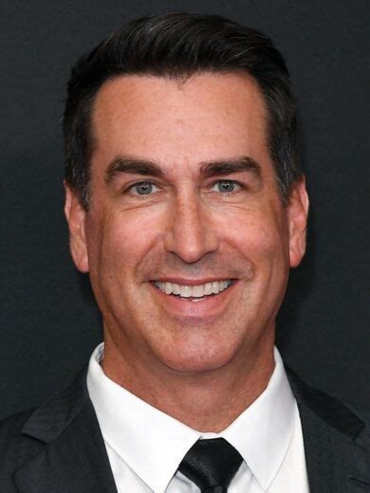 Rob Riggle Biography, Age, Height, Wife, Net Worth, Family