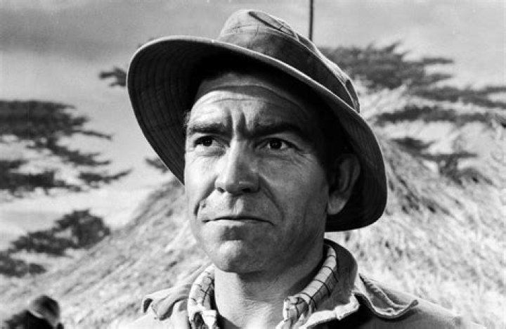 Robert Beatty Biography, Age, Height, Wife, Net Worth, Family