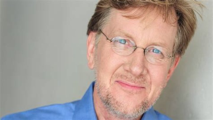 Robert Clotworthy Biography, Age, Height, Wife, Net Worth, Family