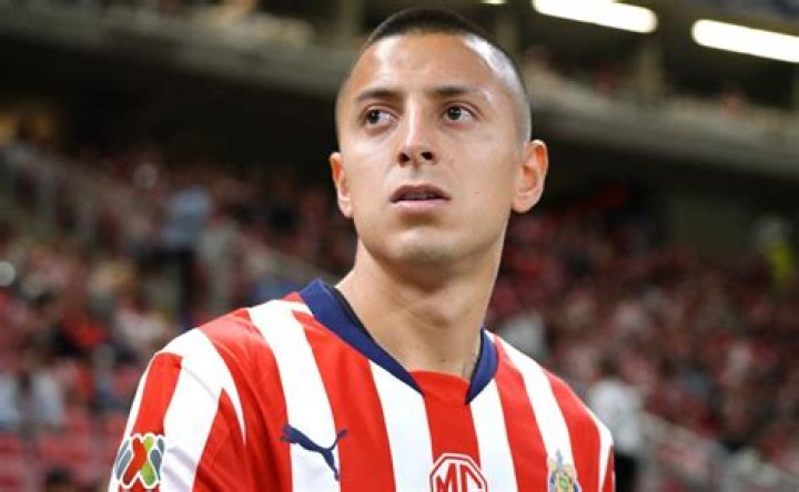 Roberto Alvarado Biography, Age, Height, Wife, Net Worth, Family