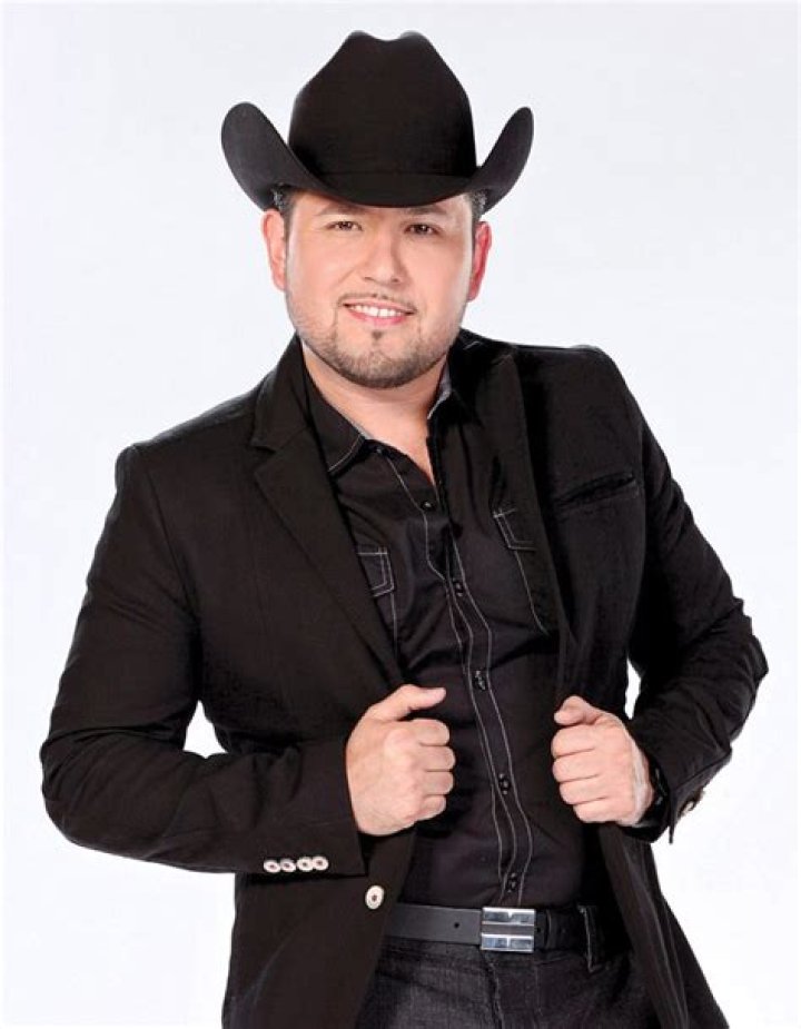 Roberto Tapia Biography, Age, Height, Wife, Net Worth, Family