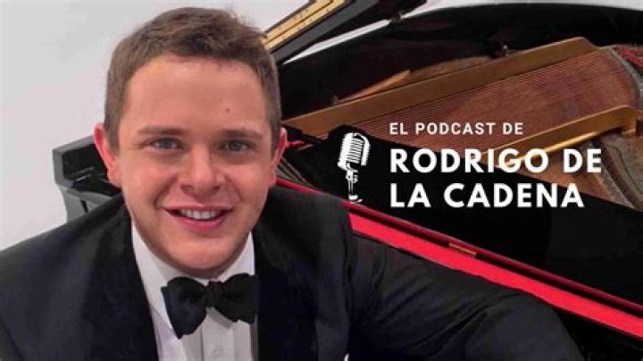 Rodrigo de la Cadena biografía, edad, altura, esposo, net worth, familia