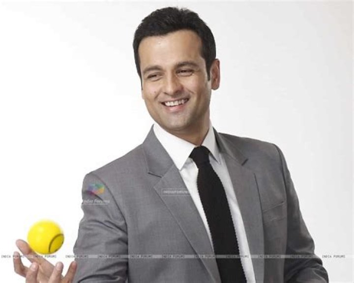 Rohit Roy Biography, Age, Height, Wife, Net Worth, Family