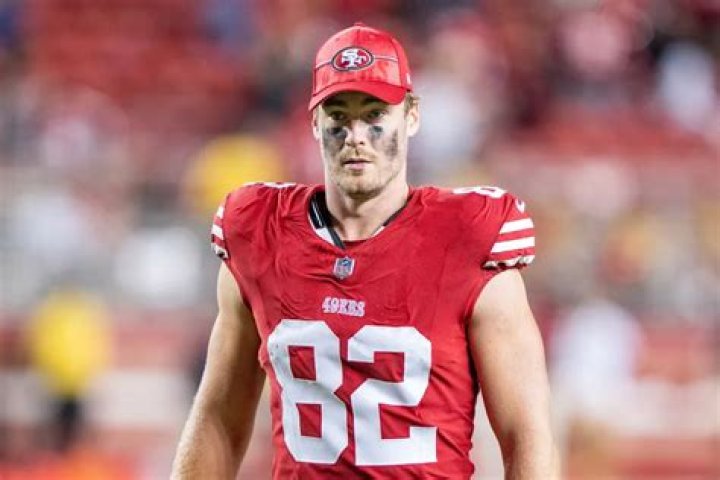 Ross Dwelley Biography, Age, Height, Wife, Net Worth, Family