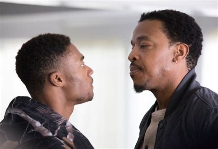Russell Hornsby biografía, edad, altura, esposo, net worth, familia