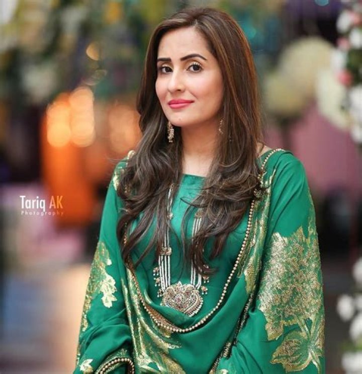 Sabreen Hisbani Biography, Age, Height, Husband, Net Worth, Family
