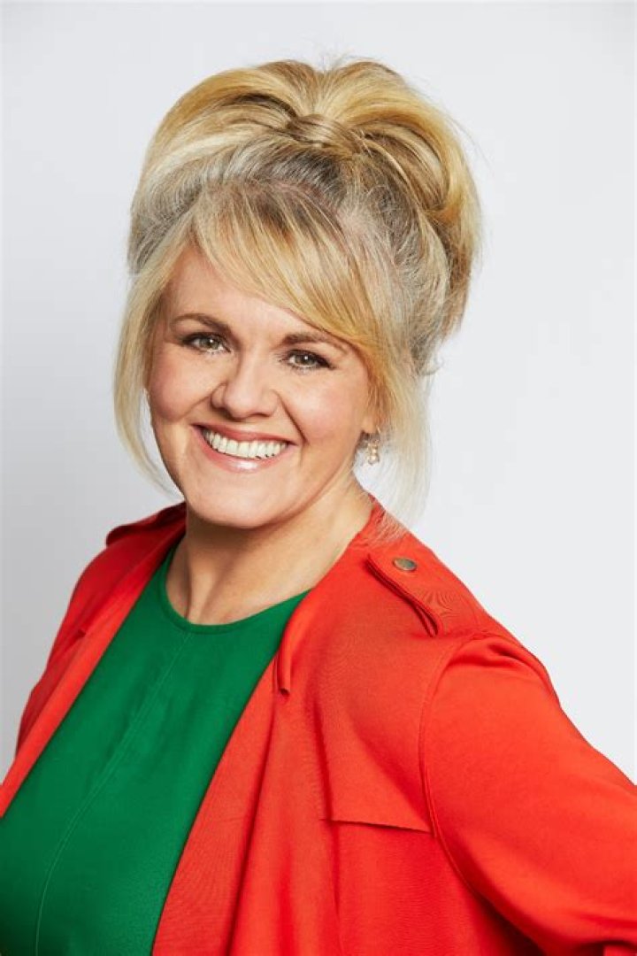Sally Lindsay Biography, Age, Height, Husband, Net Worth, Family