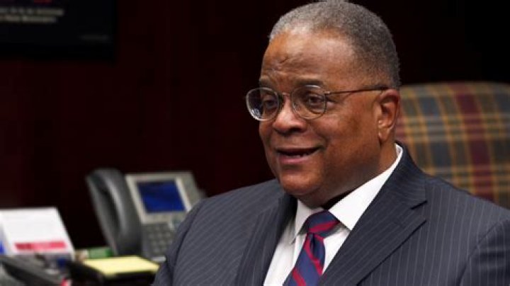 Sam A. Lindsay Biography, Age, Height, Wife, Net Worth, Family