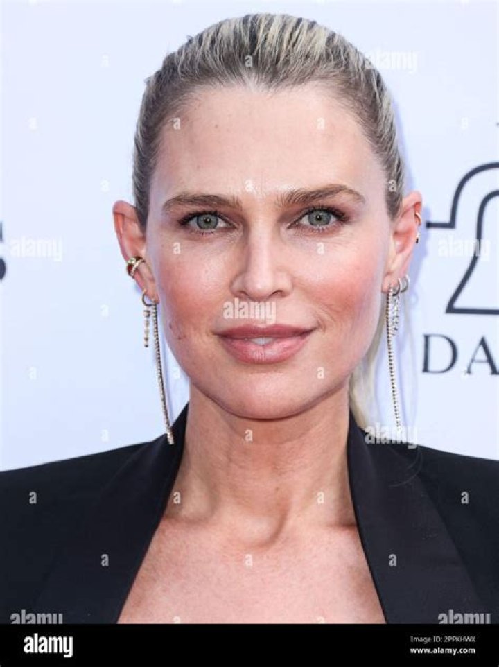 Sara Foster biografía, edad, altura, esposa, net worth, familia