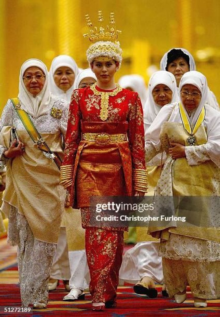 Sarah, Crown Princess of Brunei Biography, Age, Height, Husband, Net Worth, Family