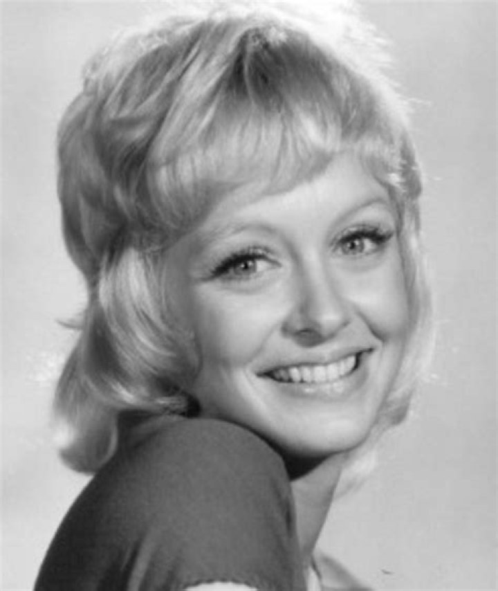 Sarah Kennedy (actress) Biography, Age, Height, Wife, Net Worth and Family