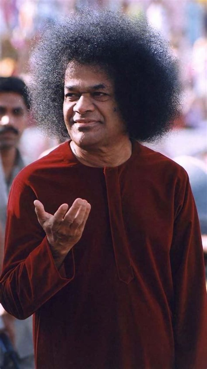 Sathya Sai Baba Biography, Age, Height, Wife, Net Worth, Family