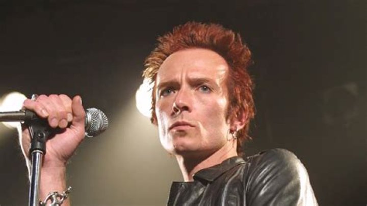 Scott Weiland Biography, Age, Height, Wife, Net Worth, Family
