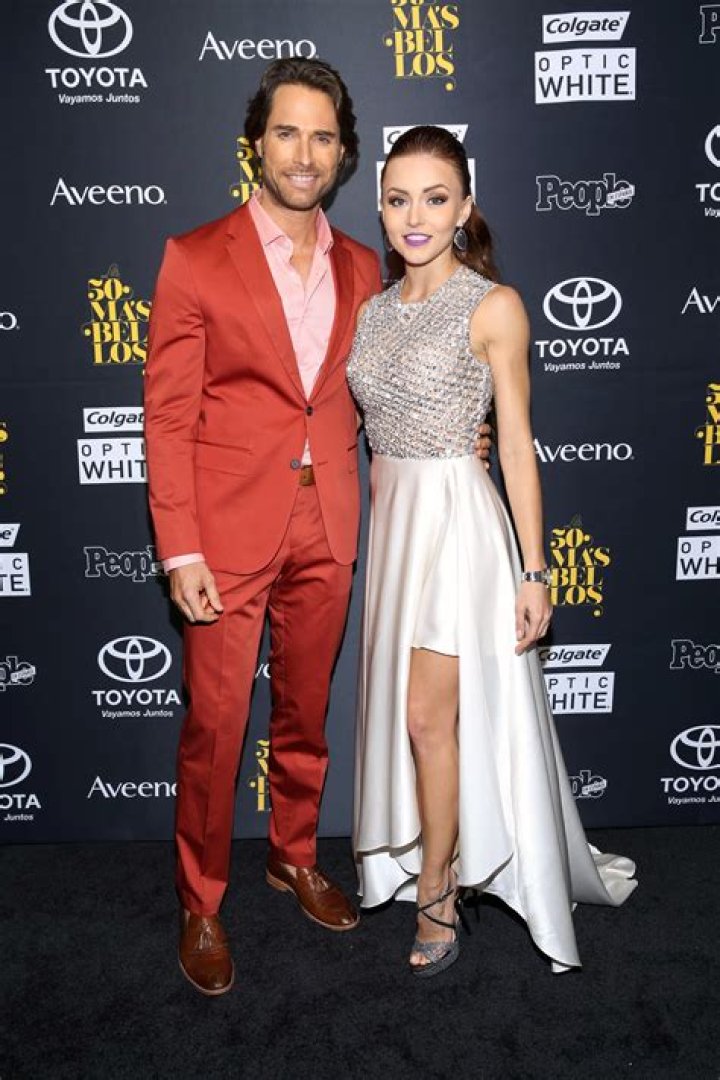 Sebastián Rulli Biography, Age, Height, Wife, Net Worth, Family