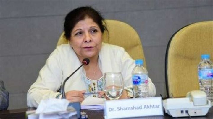 Shamshad Akhtar Biography, Age, Height, Husband, Net Worth, Family