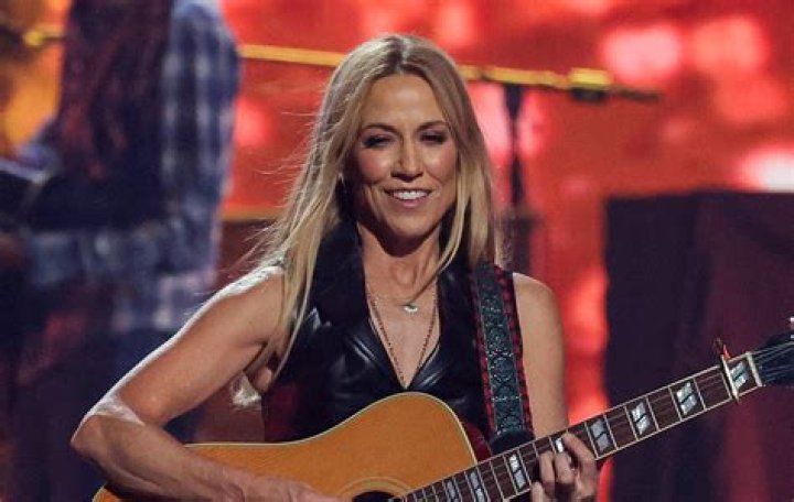 Sheryl Crow Biography, Age, Height, Husband, Net Worth, Family