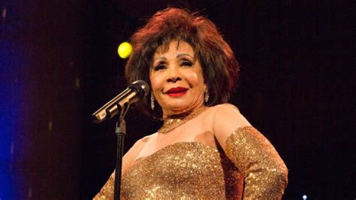 Shirley Bassey Biography, Age, Height, Husband, Net Worth, Family