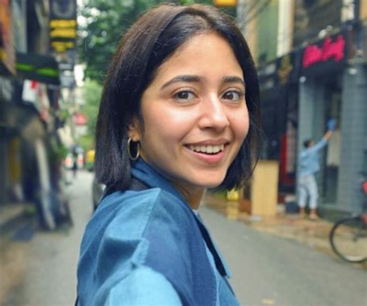 Shweta Tripathi Biography, Age, Height, Husband, Net Worth, Family