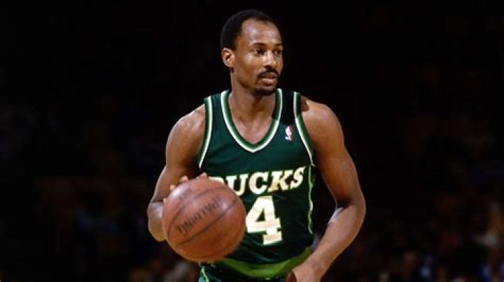 Sidney Moncrief Biography, Age, Height, Wife, Net Worth, Family