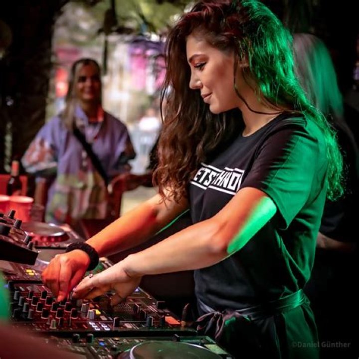 Simina Grigoriu Biography, Age, Height, Husband, Net Worth, Family